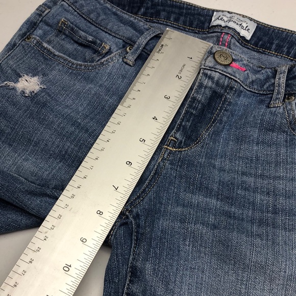 Aeropostale Blue Jean Shorts with Distressed Cuffed Hem - Picture 4 of 12